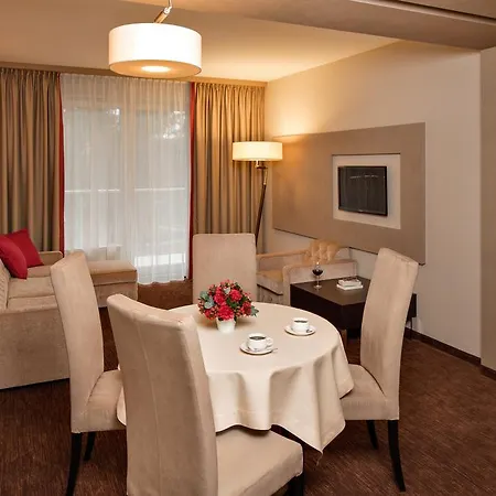 Z-hotel Business & 4* Otwock