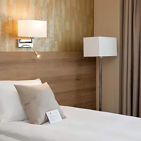 Z-hotel Business &
