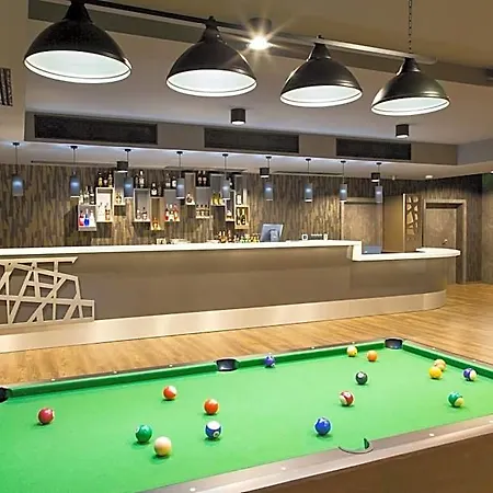 Z-hotel Business &