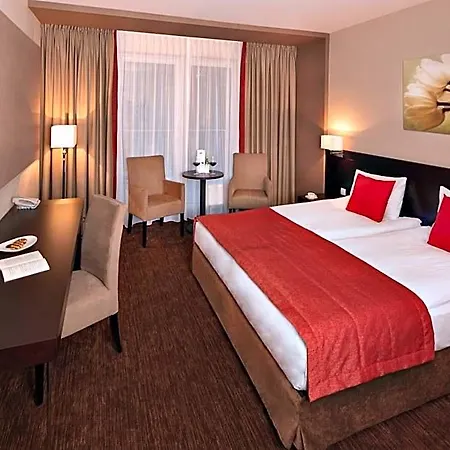 Z-hotel Business & Hotel