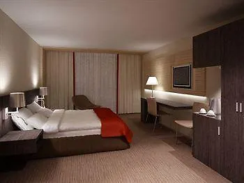 Z-hotel Business & אוטווק