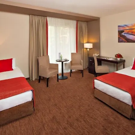 Z-hotel Business & Hotel