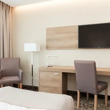 Z-hotel Business &
