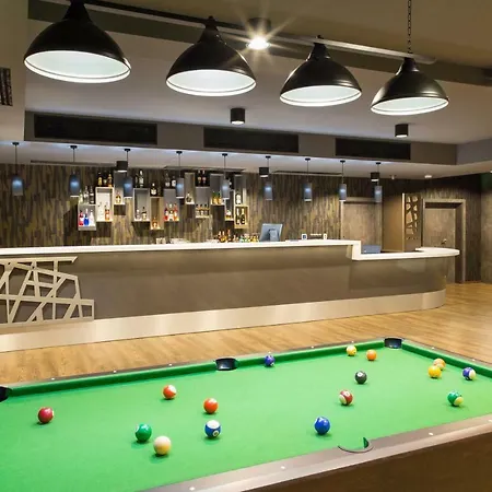 Z-hotel Business & 4* אוטווק